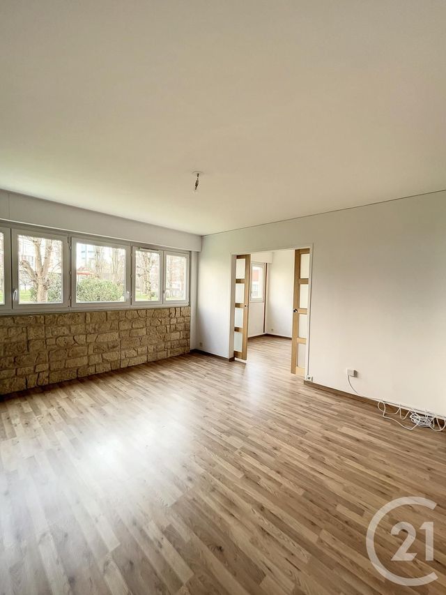 Appartement F4 à louer - 4 pièces - 77.06 m2 - ST ANDRE LES VERGERS - 10 - CHAMPAGNE-ARDENNE - Century 21 Martinot Immobilier